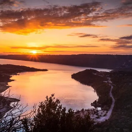 Le De La Badassière Appartement *